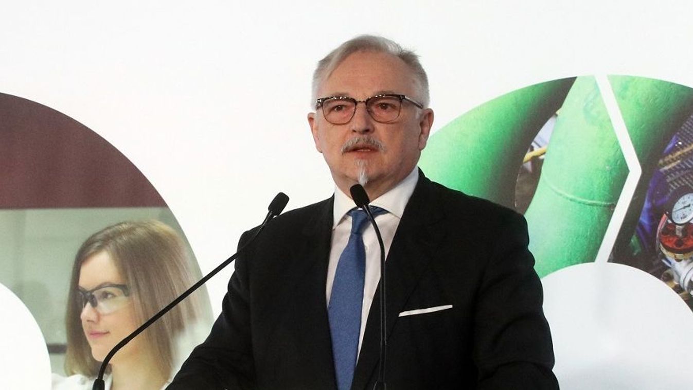 Hernádi Zsolt: ha a jelenlegi árszabályozás fennmarad, akkor nem érkezik import üzemanyag (videó)
