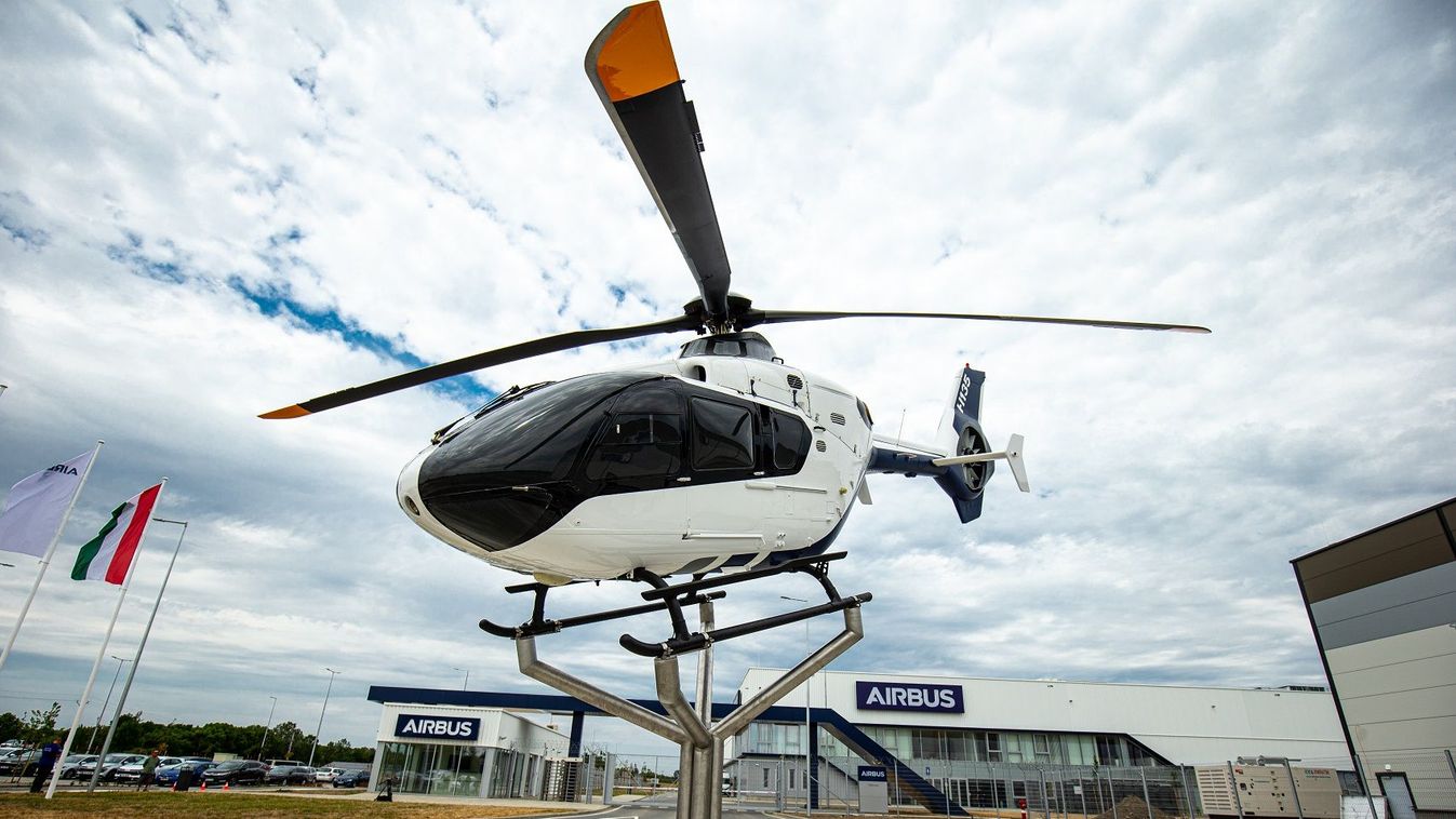 Átadták az Airbus új gyulai gyárát
