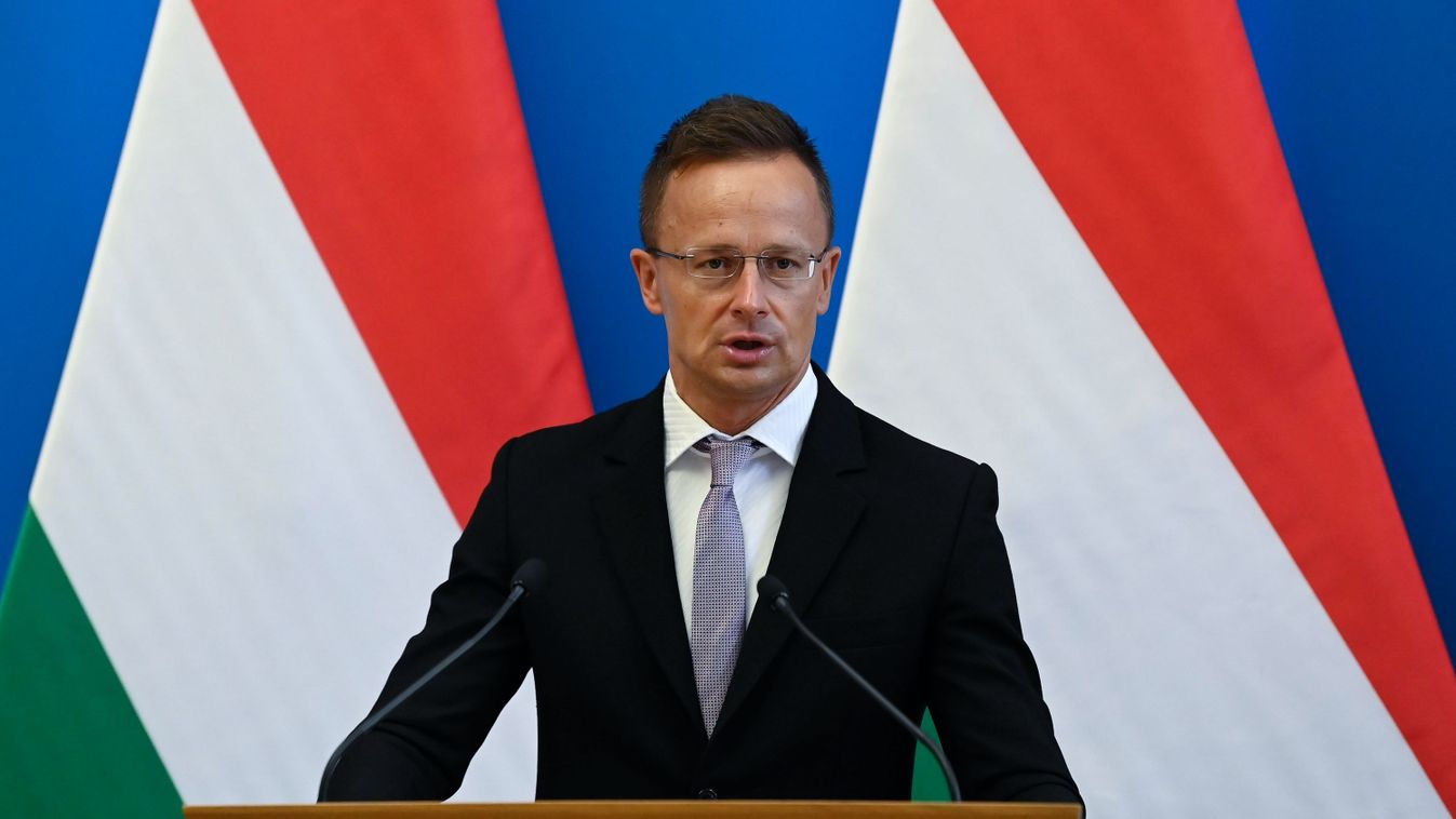 Szijjártó: Magyarországnak érdeke a politikai stabilitás Romániában (videó)