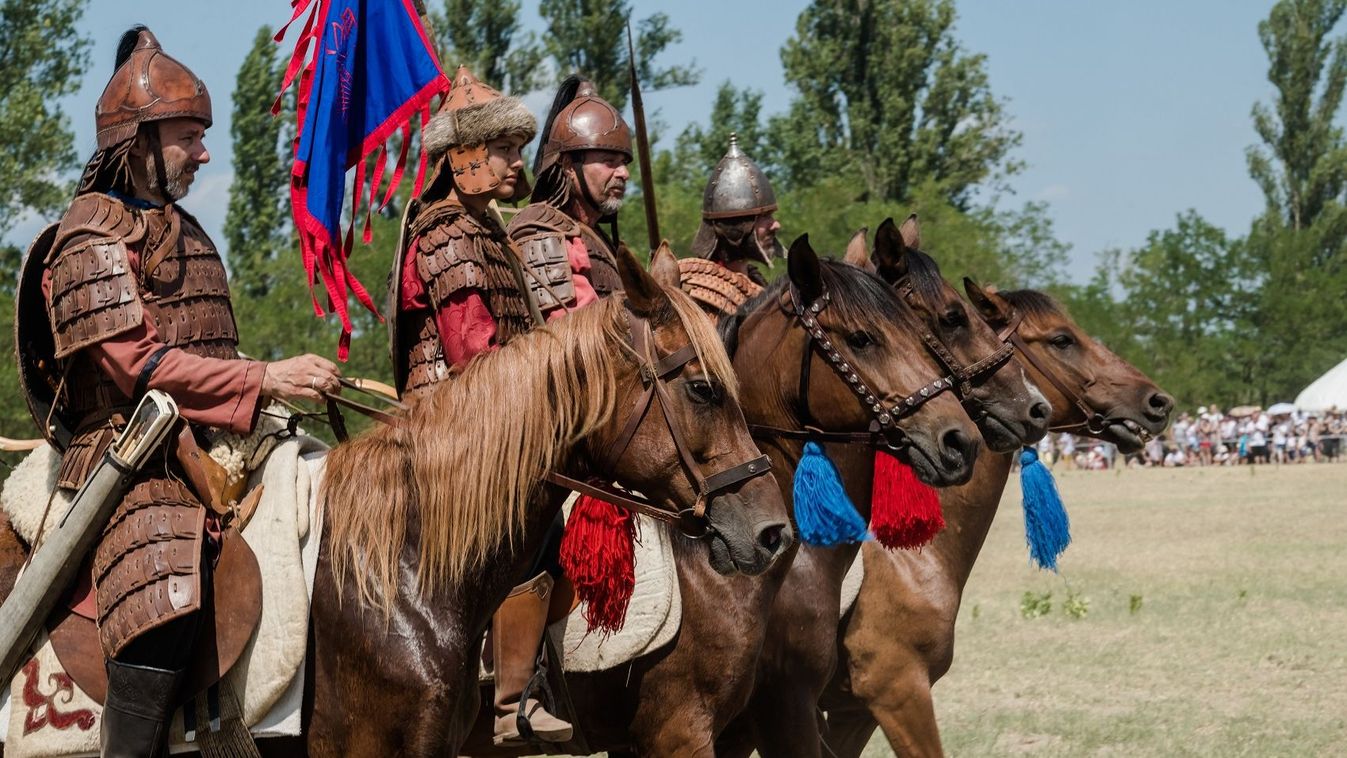 Hagyományőrző látványosságok, lovas vetélkedők, ismeretterjesztő előadások is lesznek az idei Kurultajon