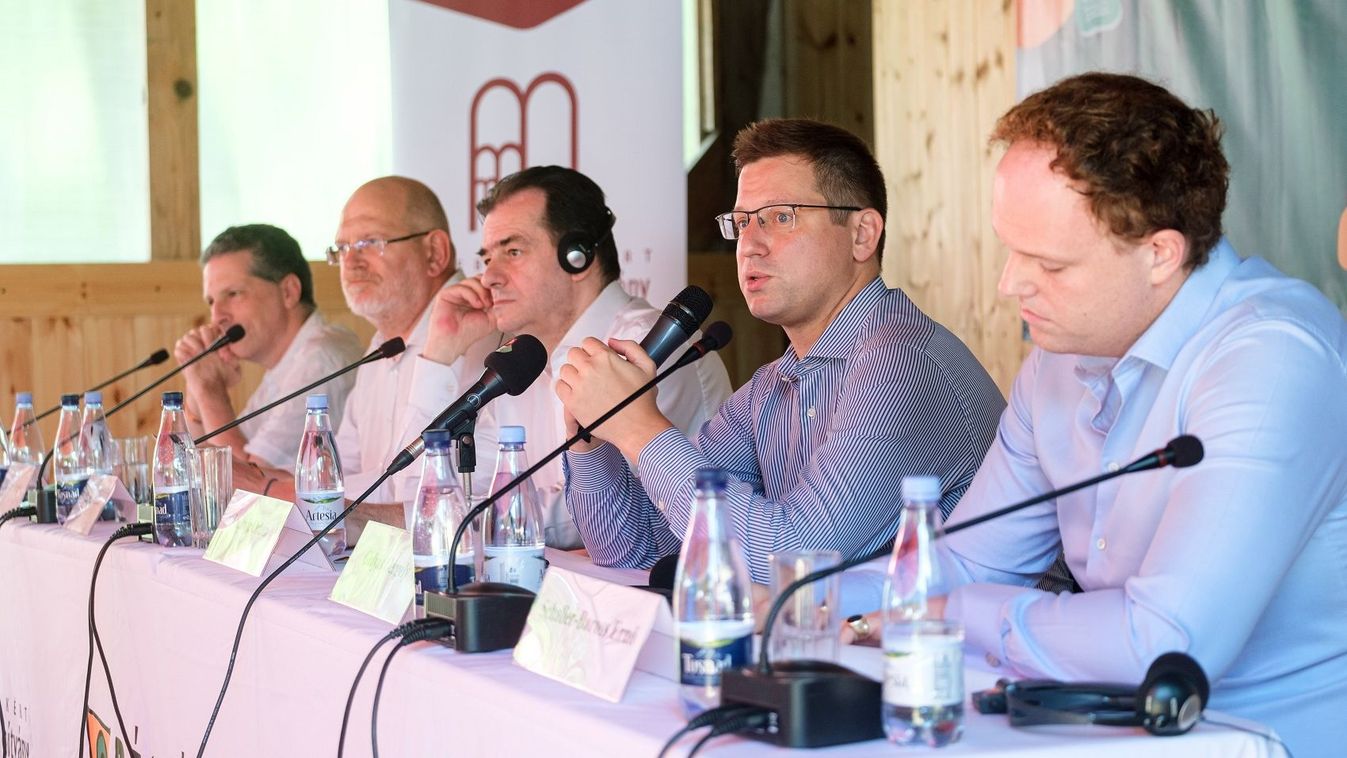 Gulyás Gergely Tusványoson: téves döntés volt a szankciókat az energiára is kiterjeszteni