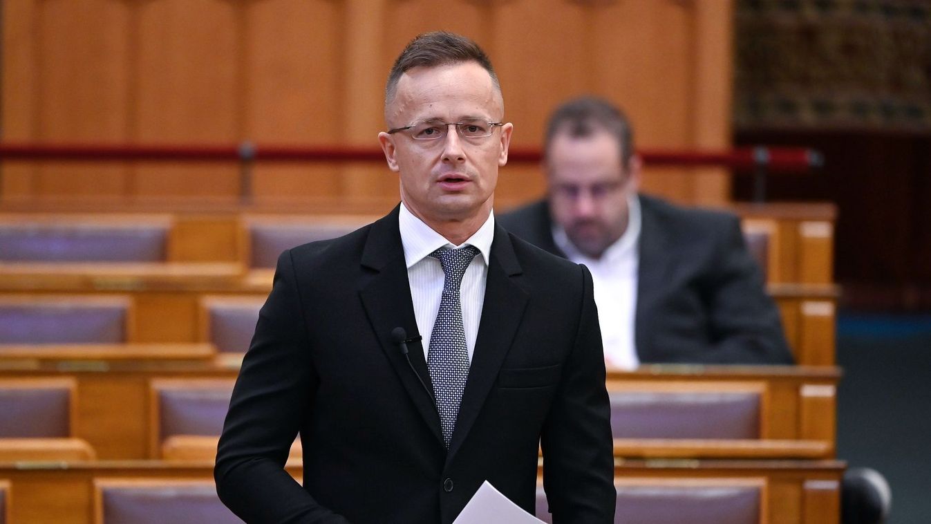Szijjártó Péter: szintet lépett a migránsok erőszakossága a déli határon (videó)