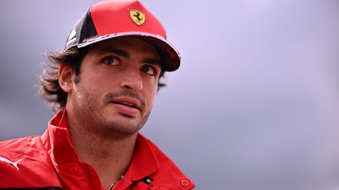 Sainz először indulhat pole pozícióból