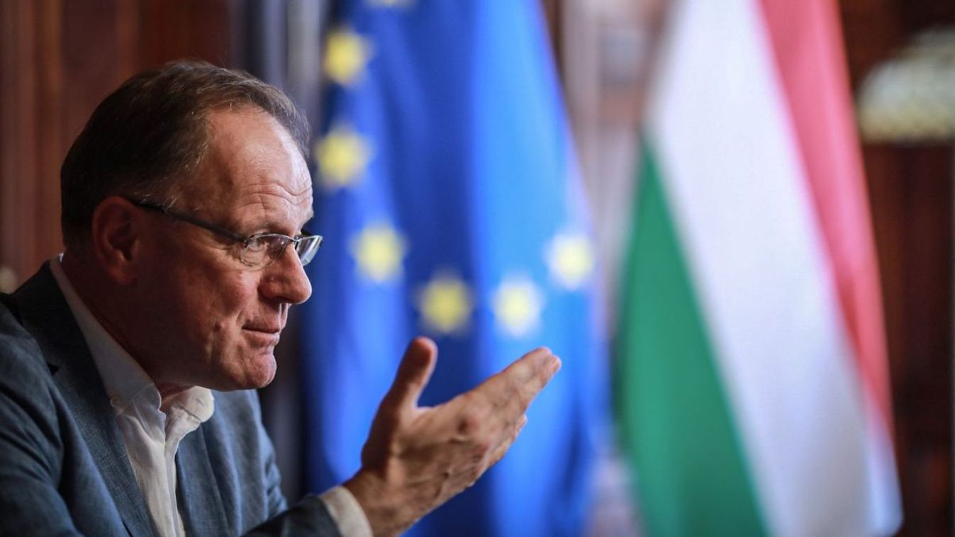 Százmilliárdokat utalt az Unió a napokban