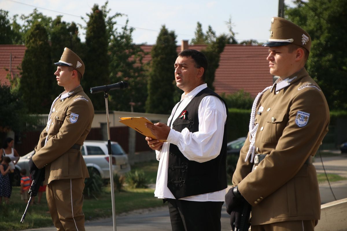 Nagyszabású rendezvénnyel emlékeztek meg Pilismaróton a 2012-ben felavatott Nemzeti Emlékoszlop és Országzászló felavatásáról.