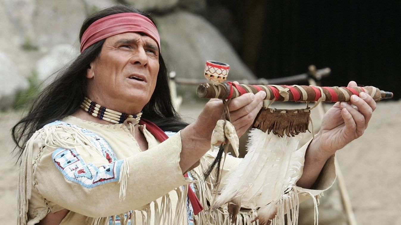 Bayer Zsolt: Winnetou – Off (videó)