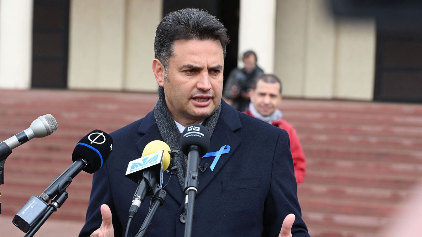 Tovább osztódik a baloldal