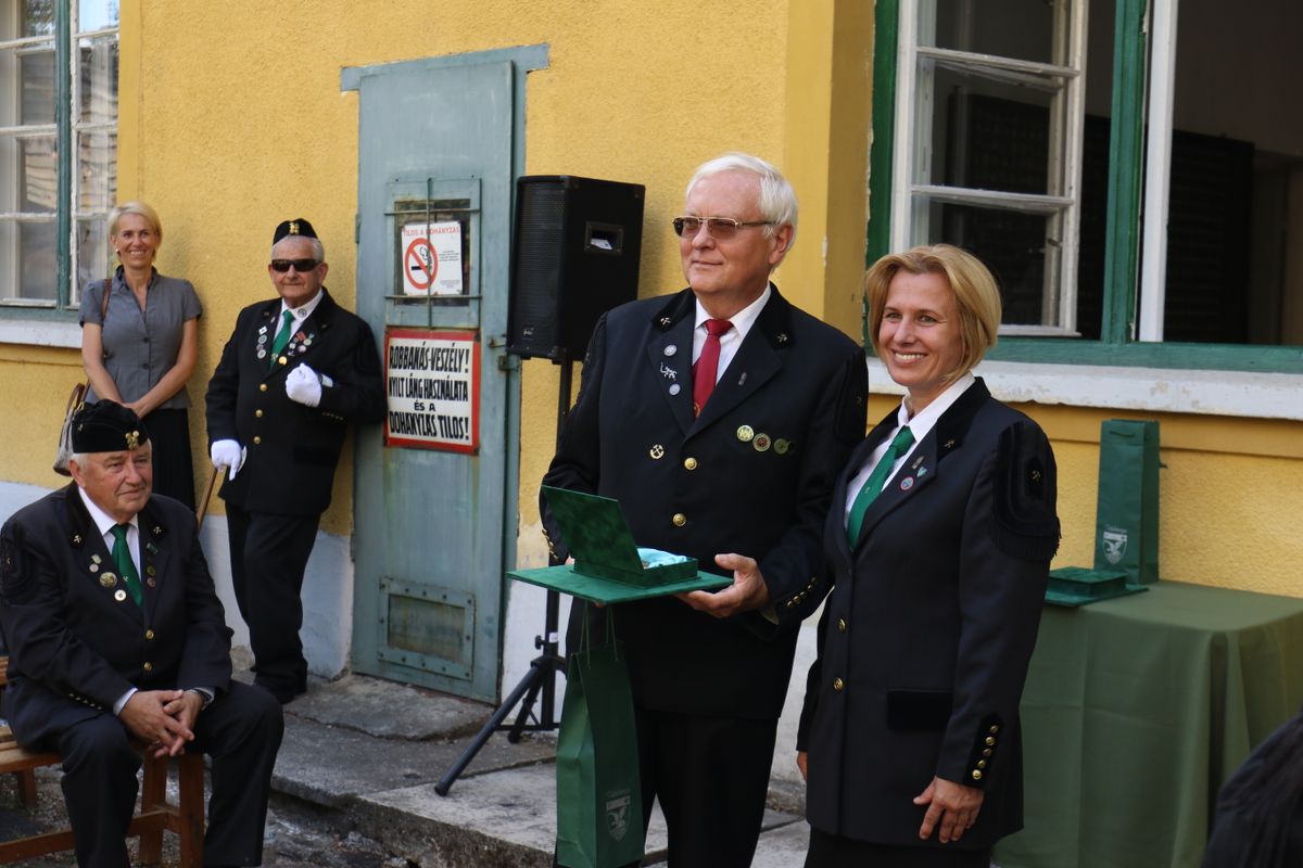 Bányásznap kitüntetések elismerések Szücsné Tatabánya