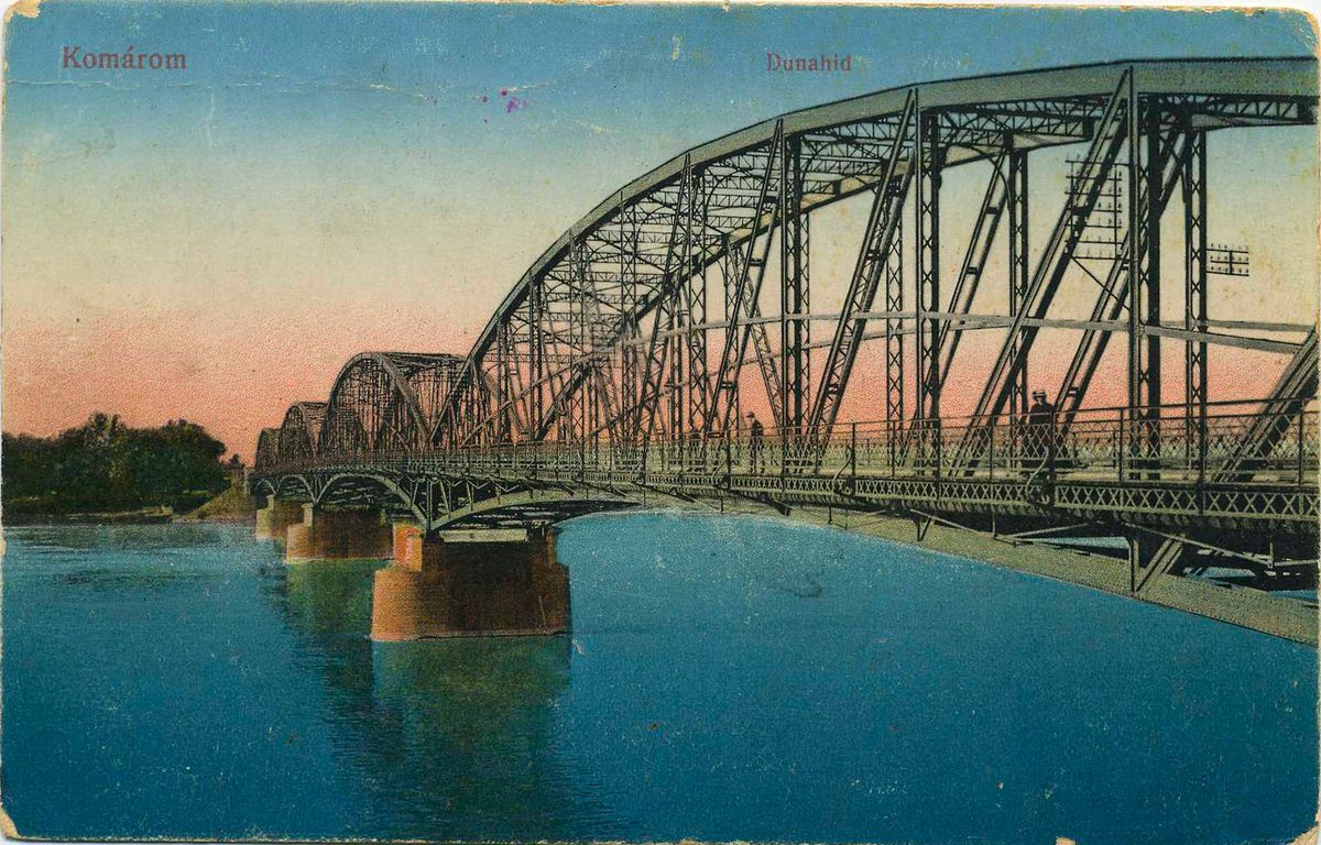 A komáromi Erzsébet híd egy korabeli képeslapon
