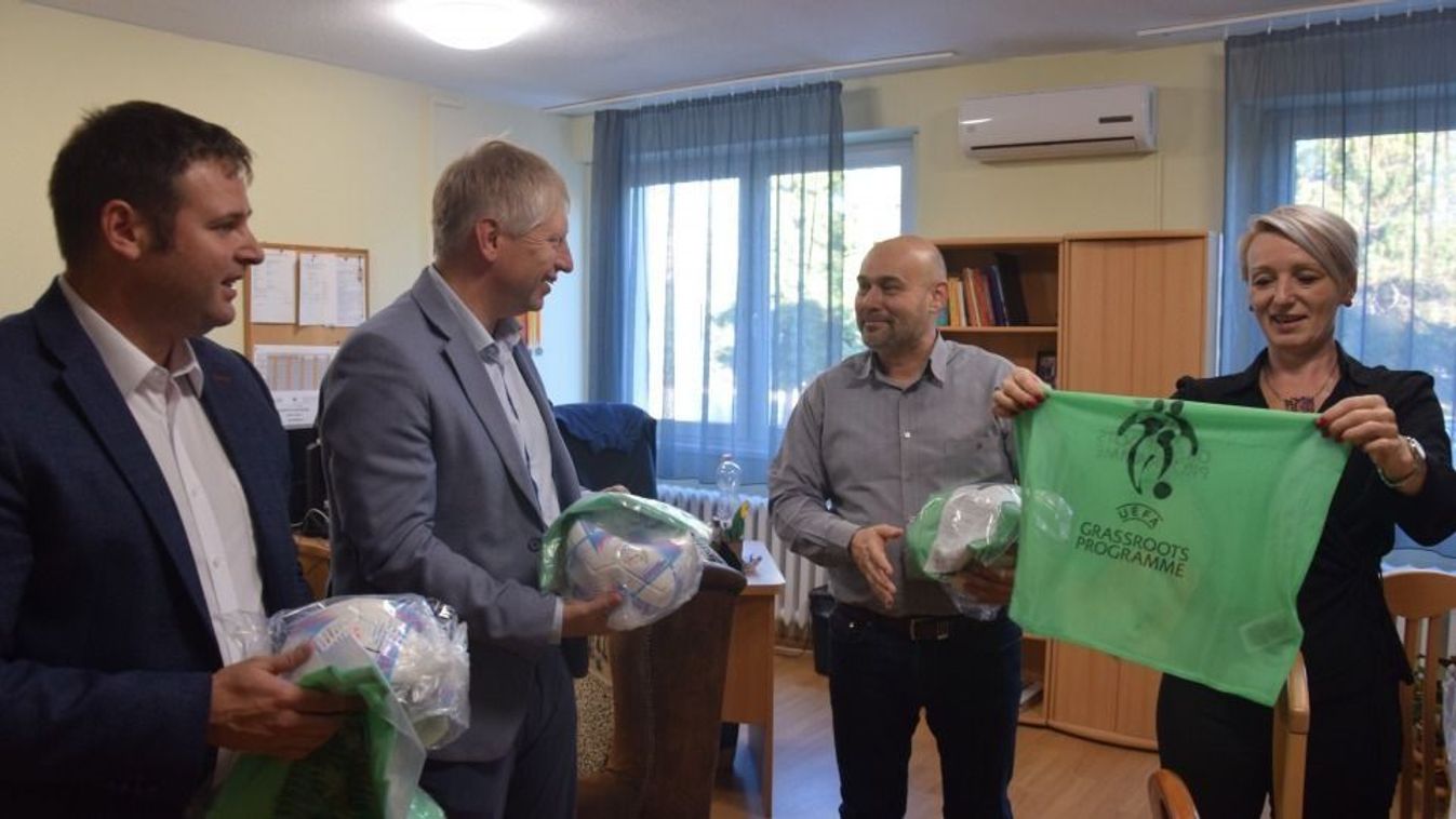 Ajándékot kaptak a komáromi gyermekotthon lakói