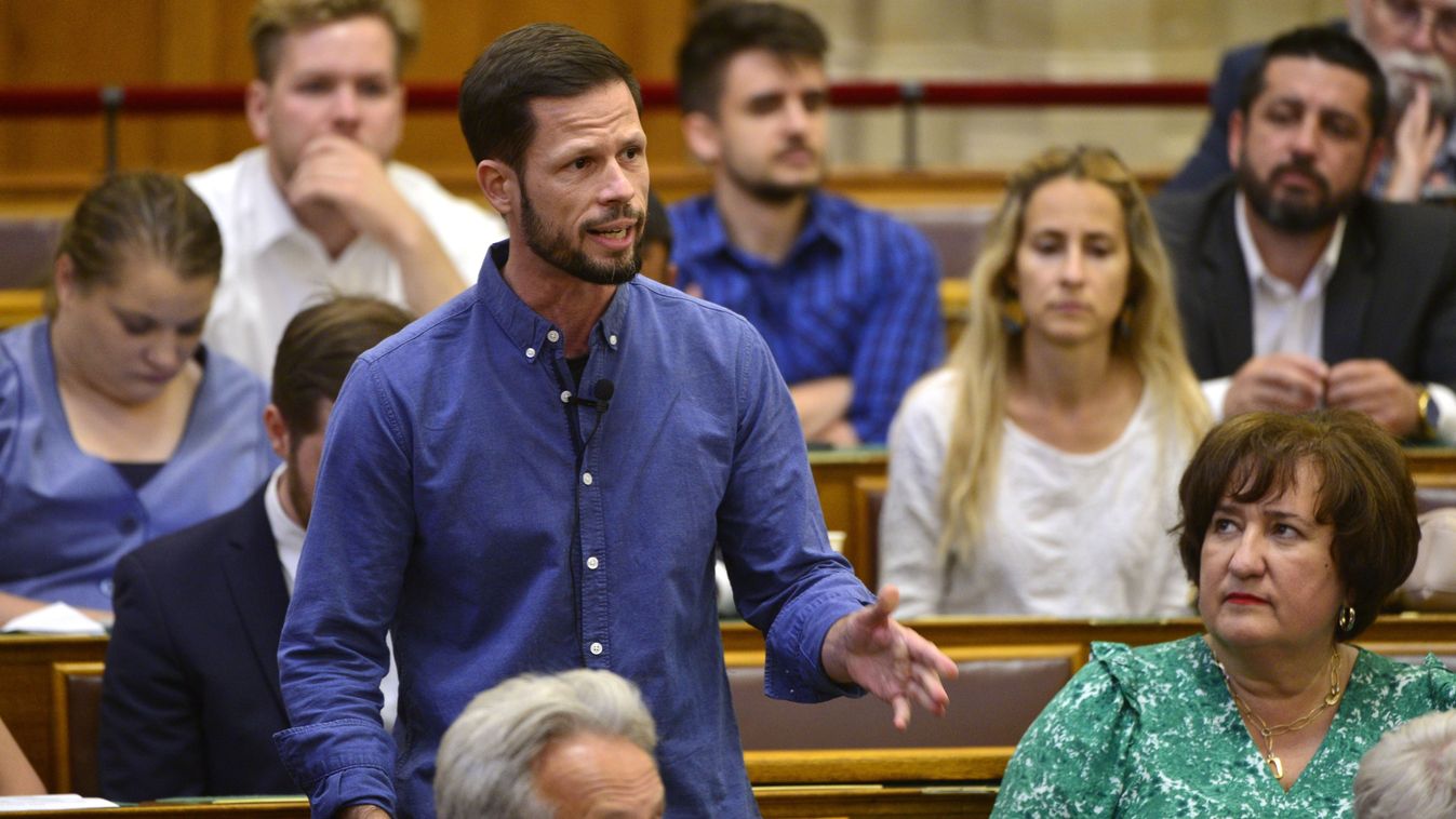 Luxuskörnyéken élnek, közben a hajléktalanokért aggódnak a baloldali politikusok