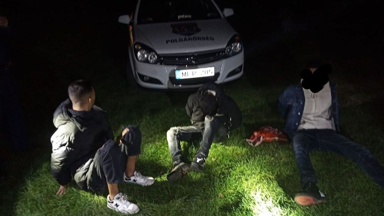 Neszmélyi susnyásban bujkáltak a migránsok
