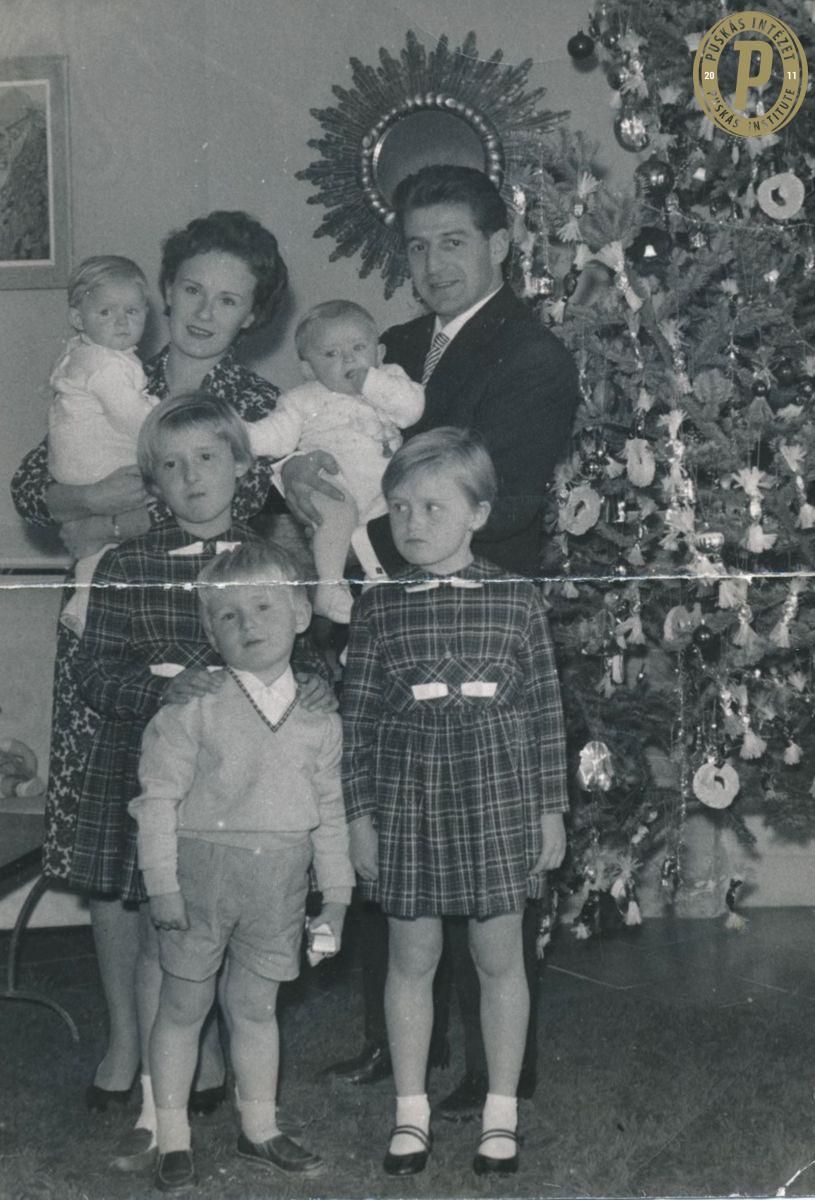 A Czibor Zoltán és családja 1960 karácsonyán. (Fotó: Puskás Intézet/Czibor-hagyaték)