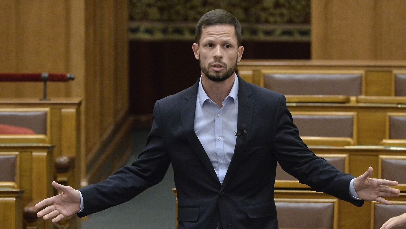 Elbonthatják Tordai Bence villáját