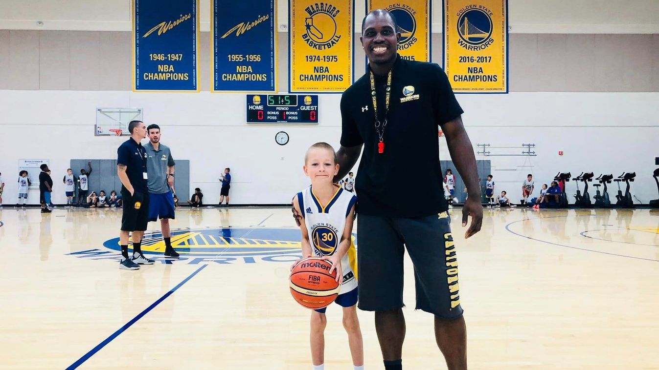 A jövő NBA-s sztárja, focistából Mikulás segédje - jelentkeztek celebjeink