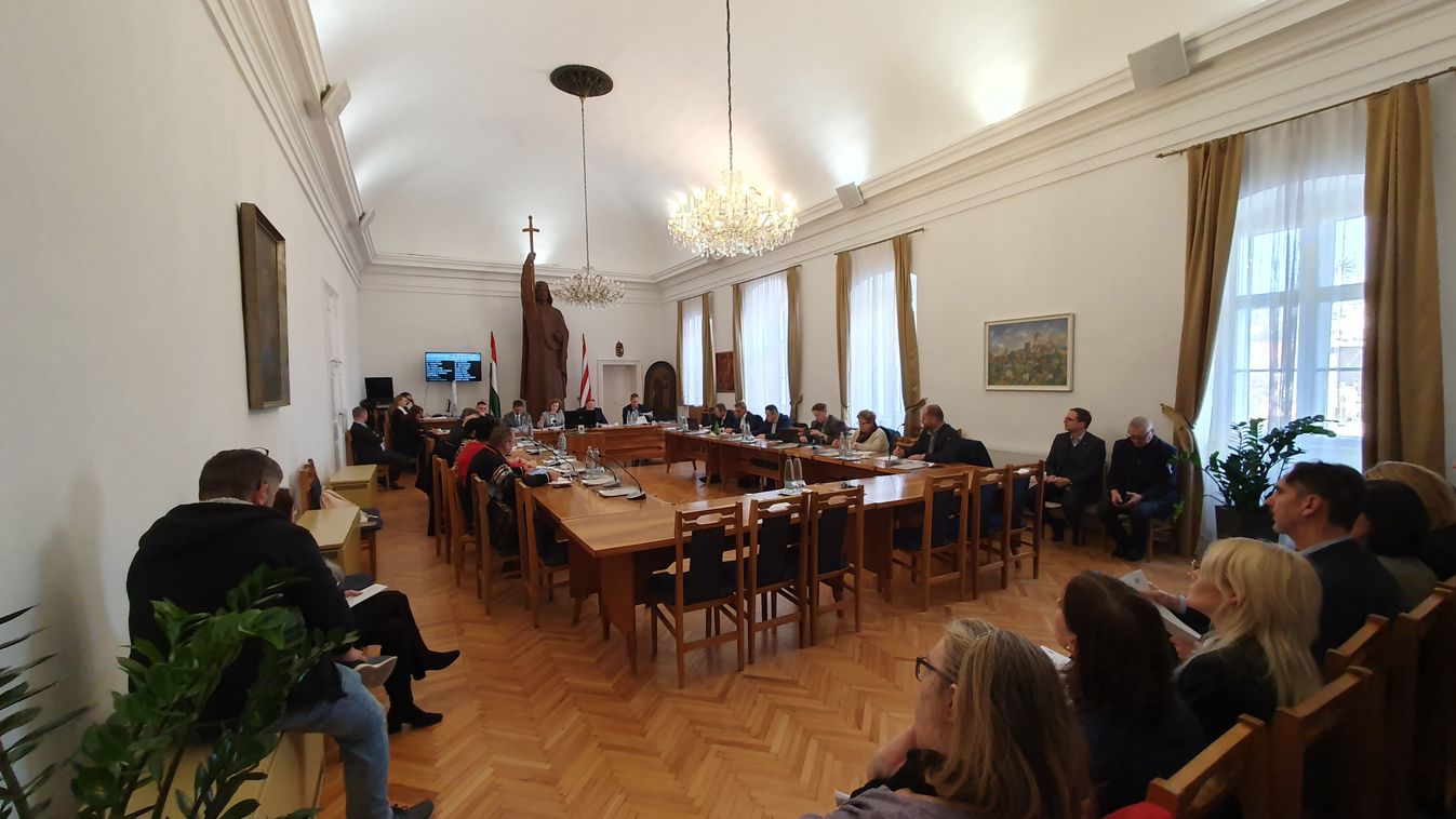 Fejlesztésekről, támogatásokról döntött az esztergomi vezetés