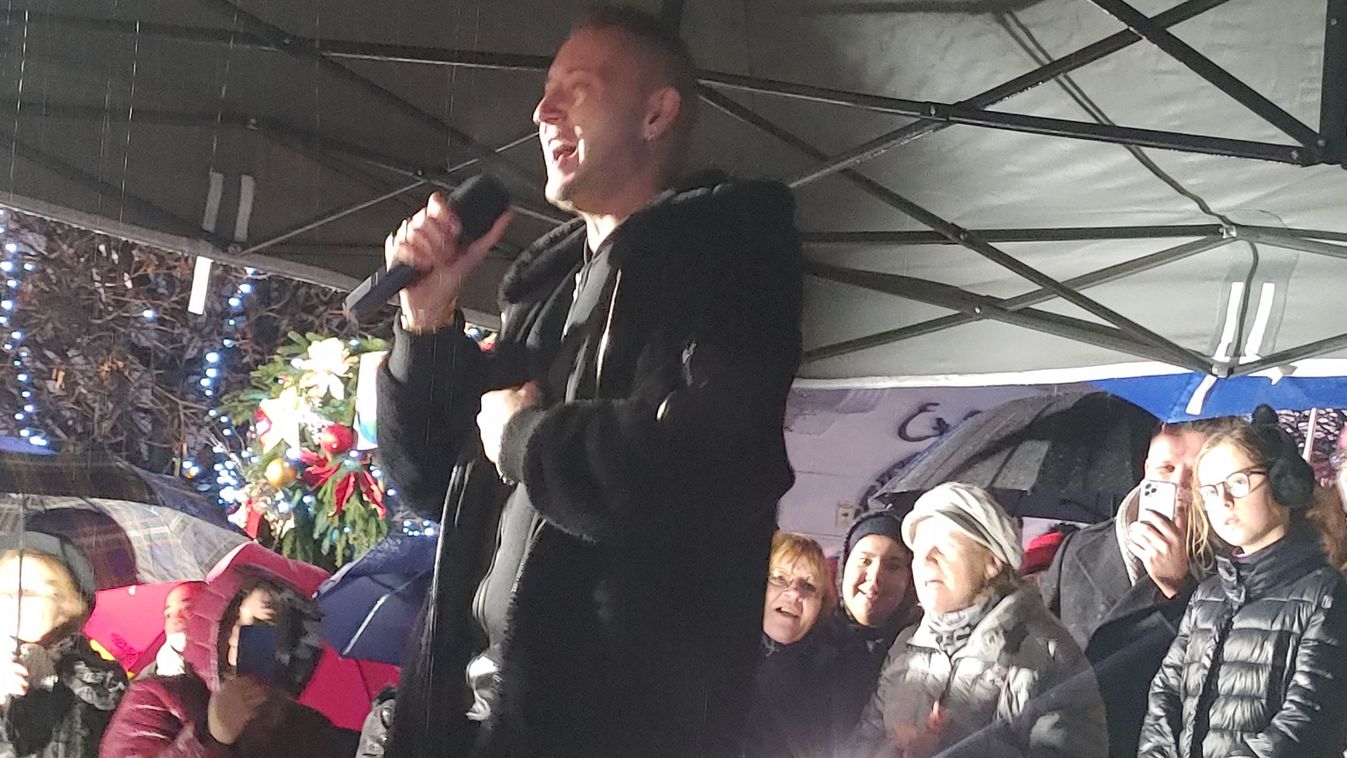 Peter Šrámek énekelt az észak-komáromi adventi ünnepségen