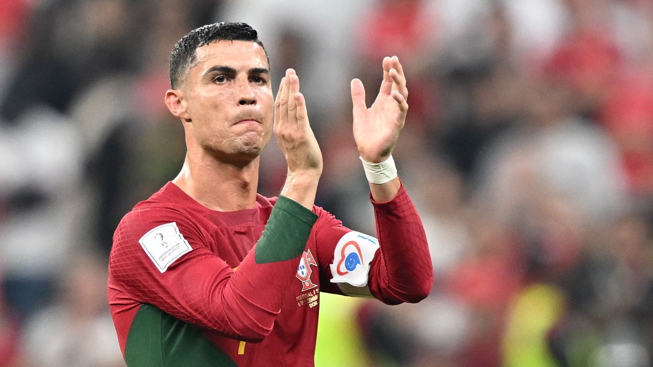 Fotókon a vb - 20 percig skandálta a lelátó Ronaldo nevét, mire beállították