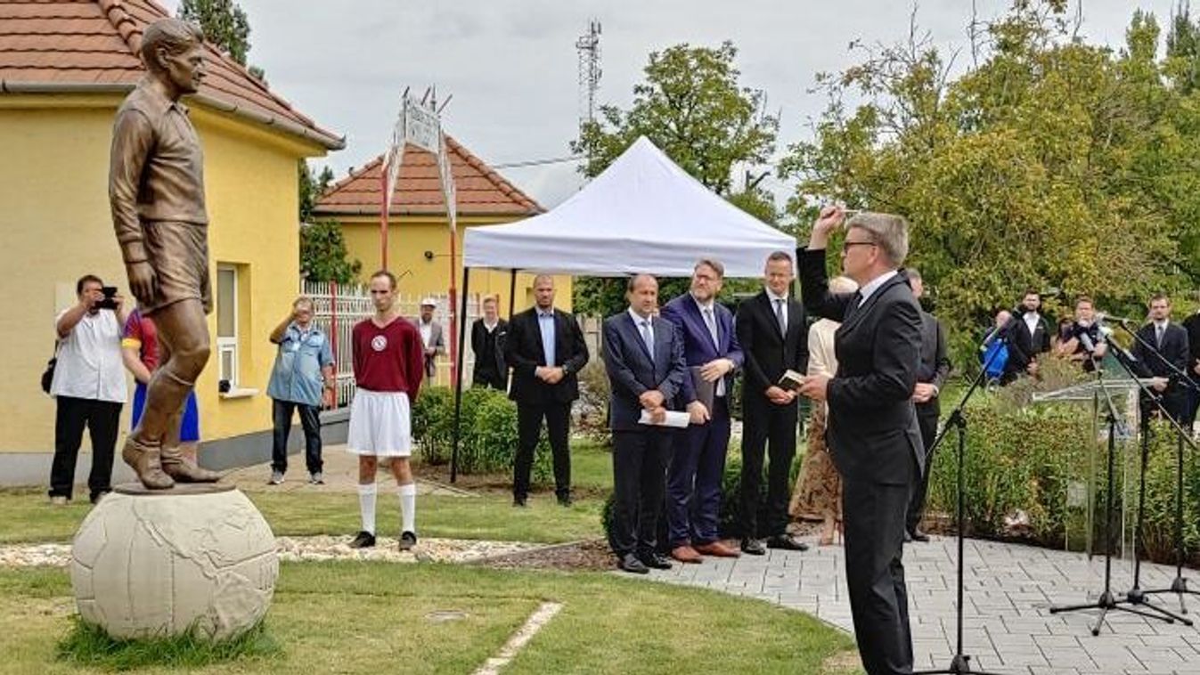 Október legnézettebb videó: nézd vissza, hogy forr a Katonai-tó alja