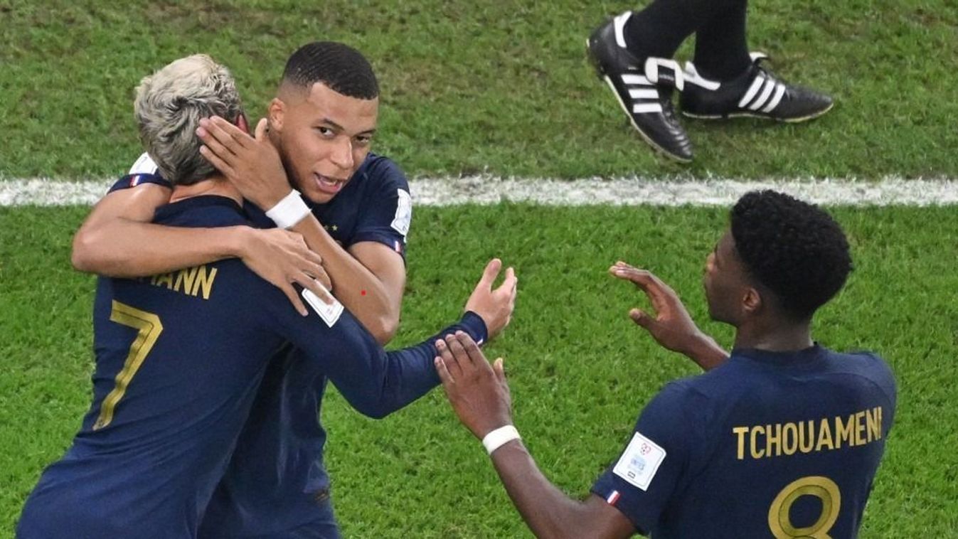 Klasszis támadók rohamoznak a francia-lengyel meccsen