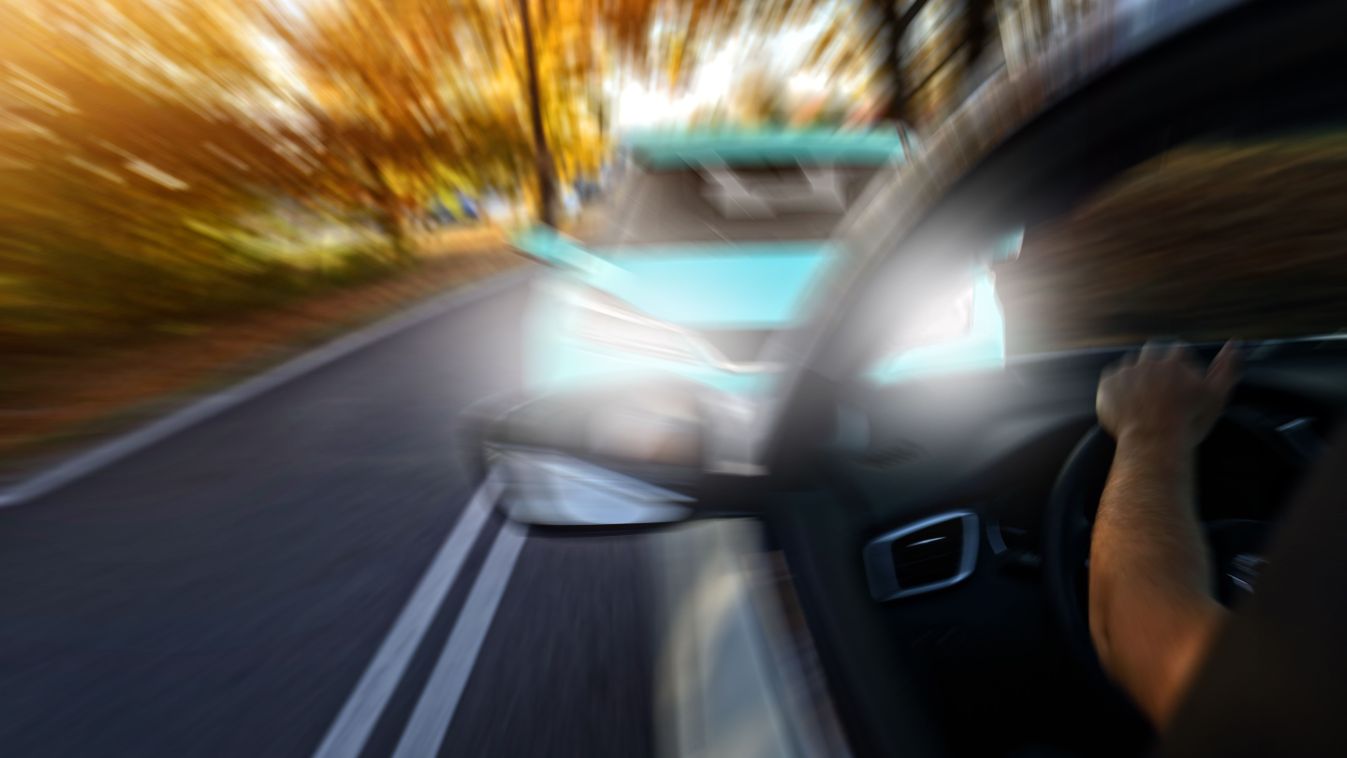 Nem hal meg a durrdefektben, ha önvezető rendszer vezeti a kocsit