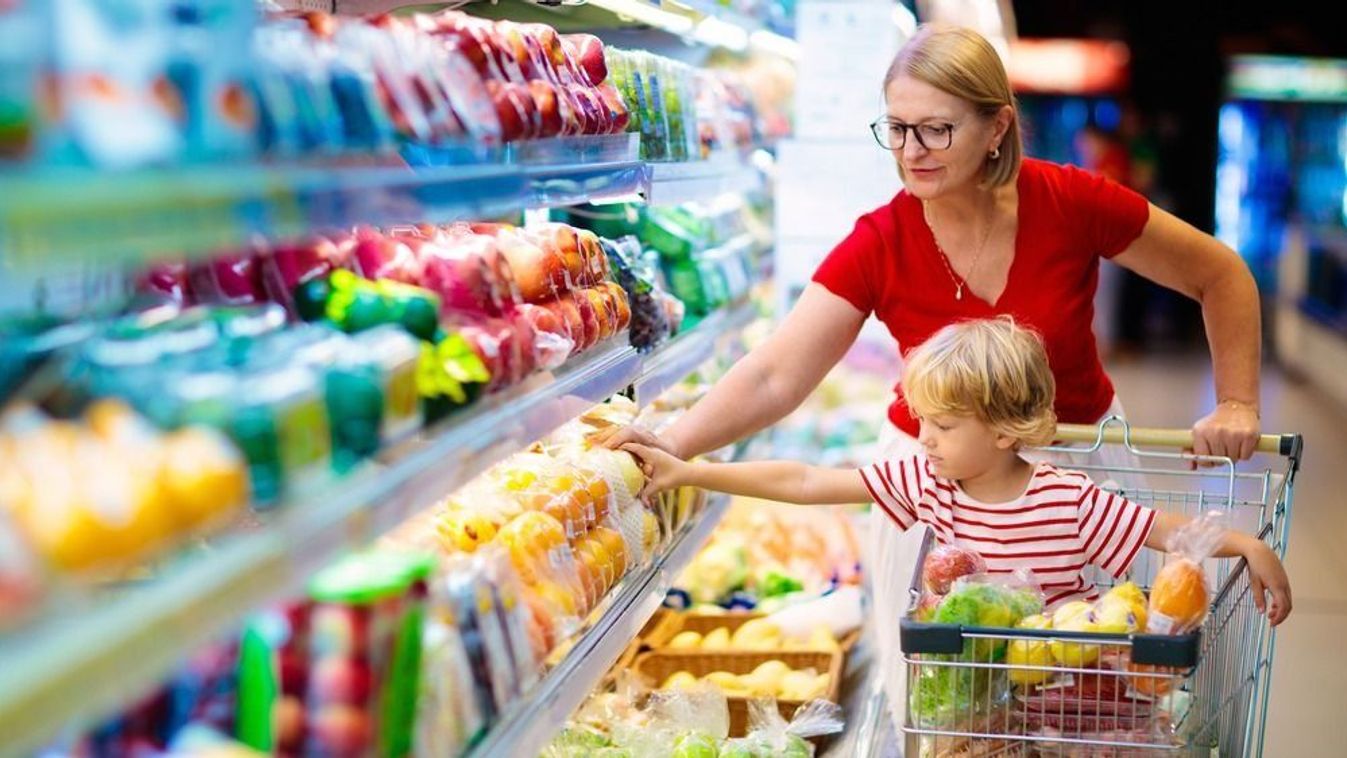 Napokra bezárnak a boltok: itt az ünnepi nyitvatartás
