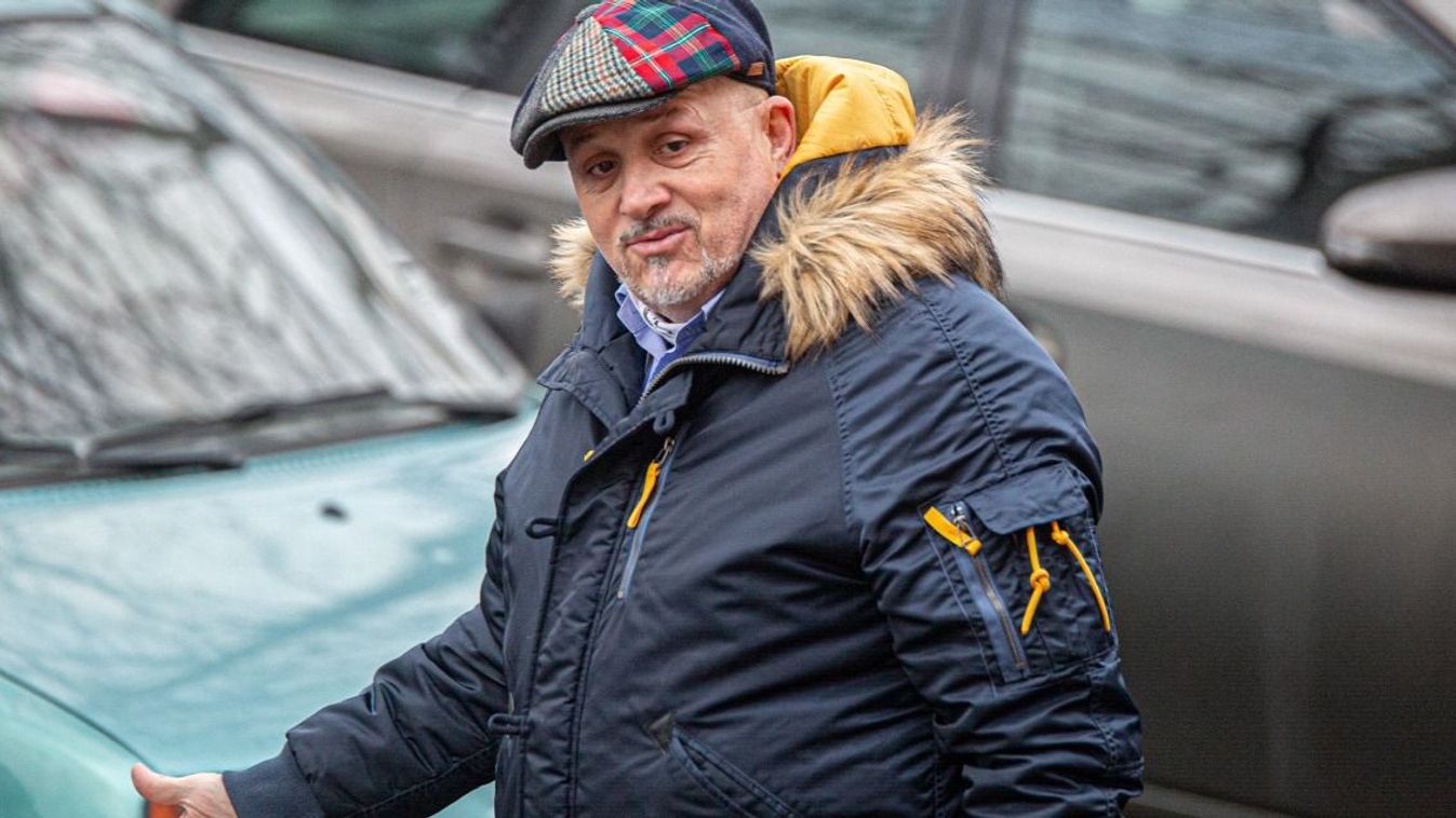 Kártérítési pert indíthat Galambos Lajos felesége
