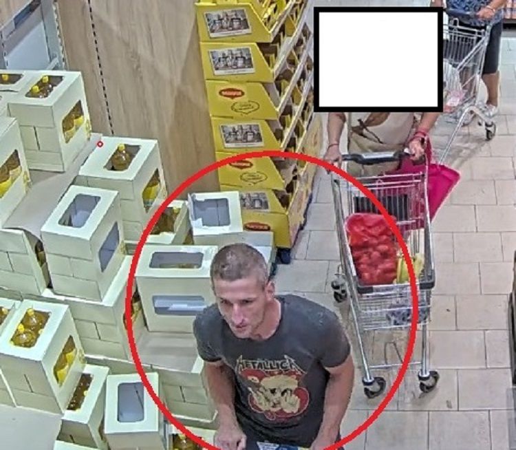A két férfi egymás tevékenységét segítve lopott egy tatabányai üzletből.