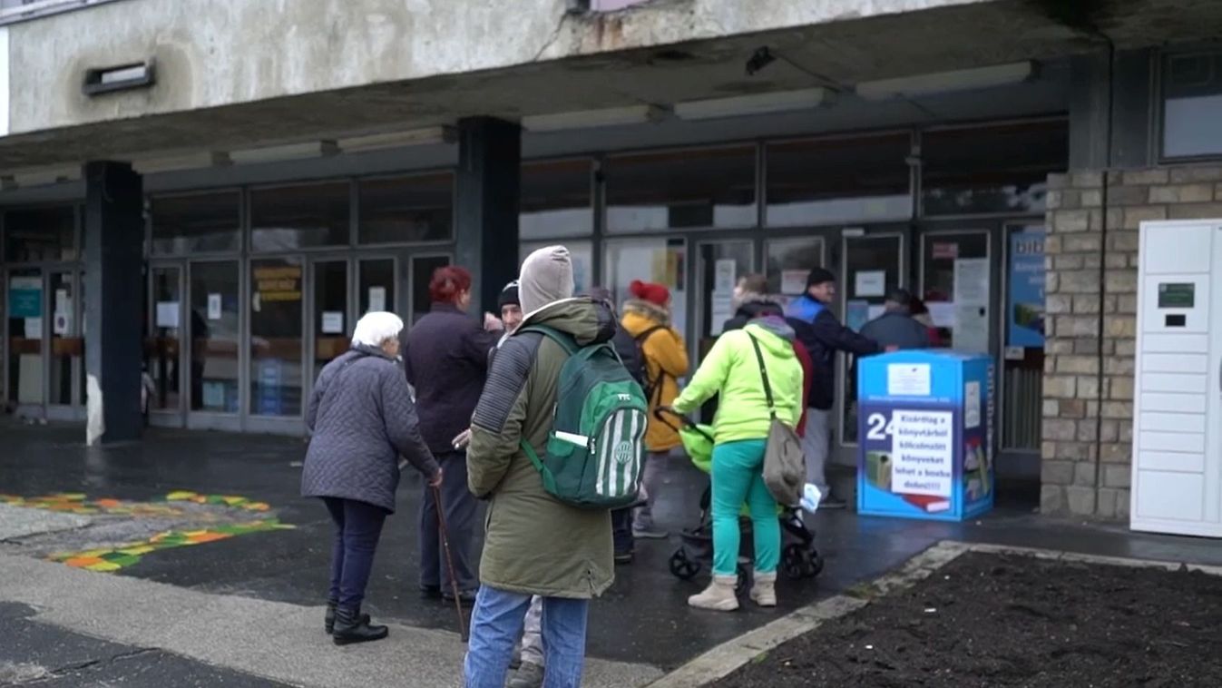Több mint százötven családnak segítenek étellel Tatán