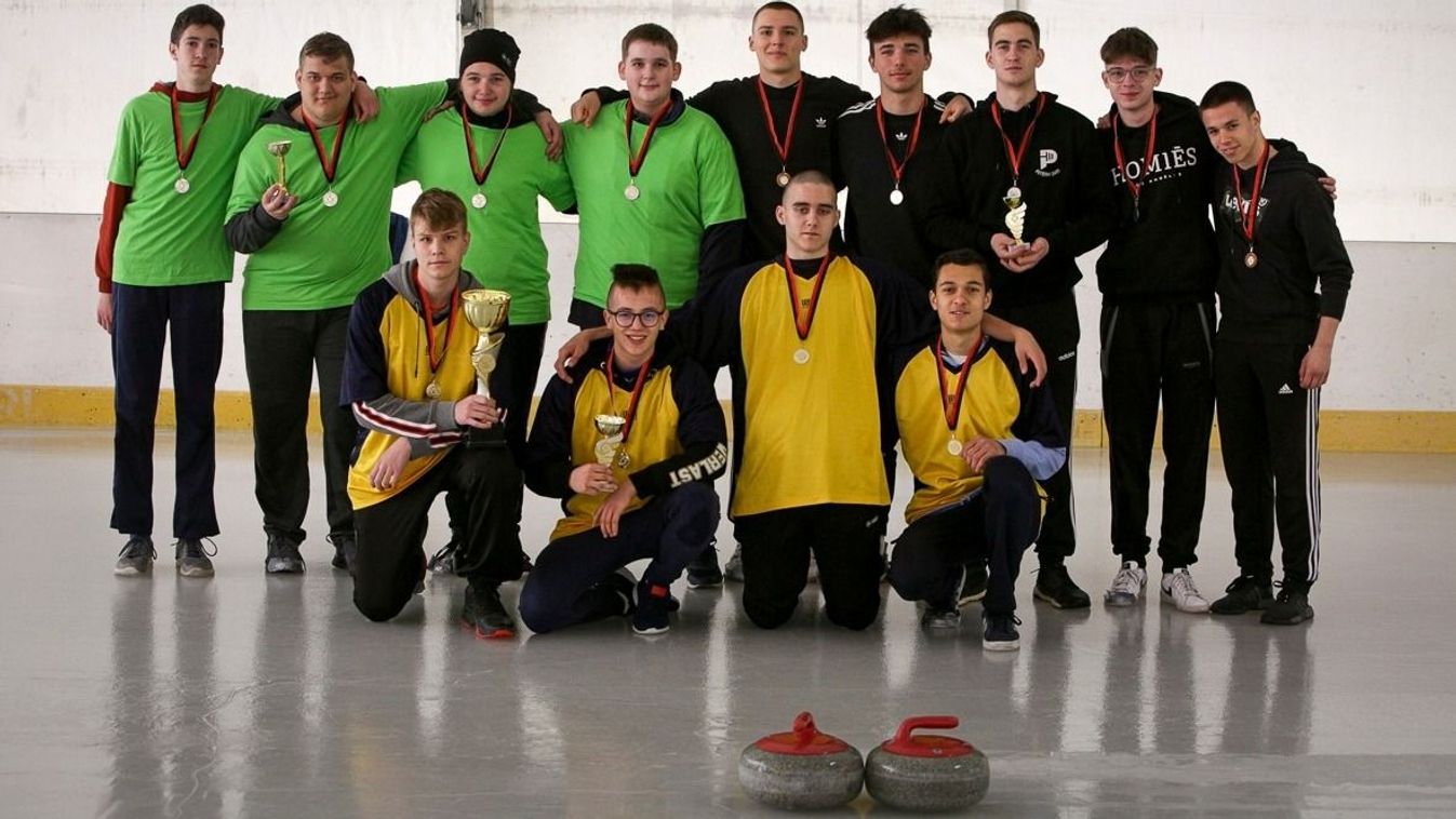 Csapatokat várnak a középiskolások curling kupájára