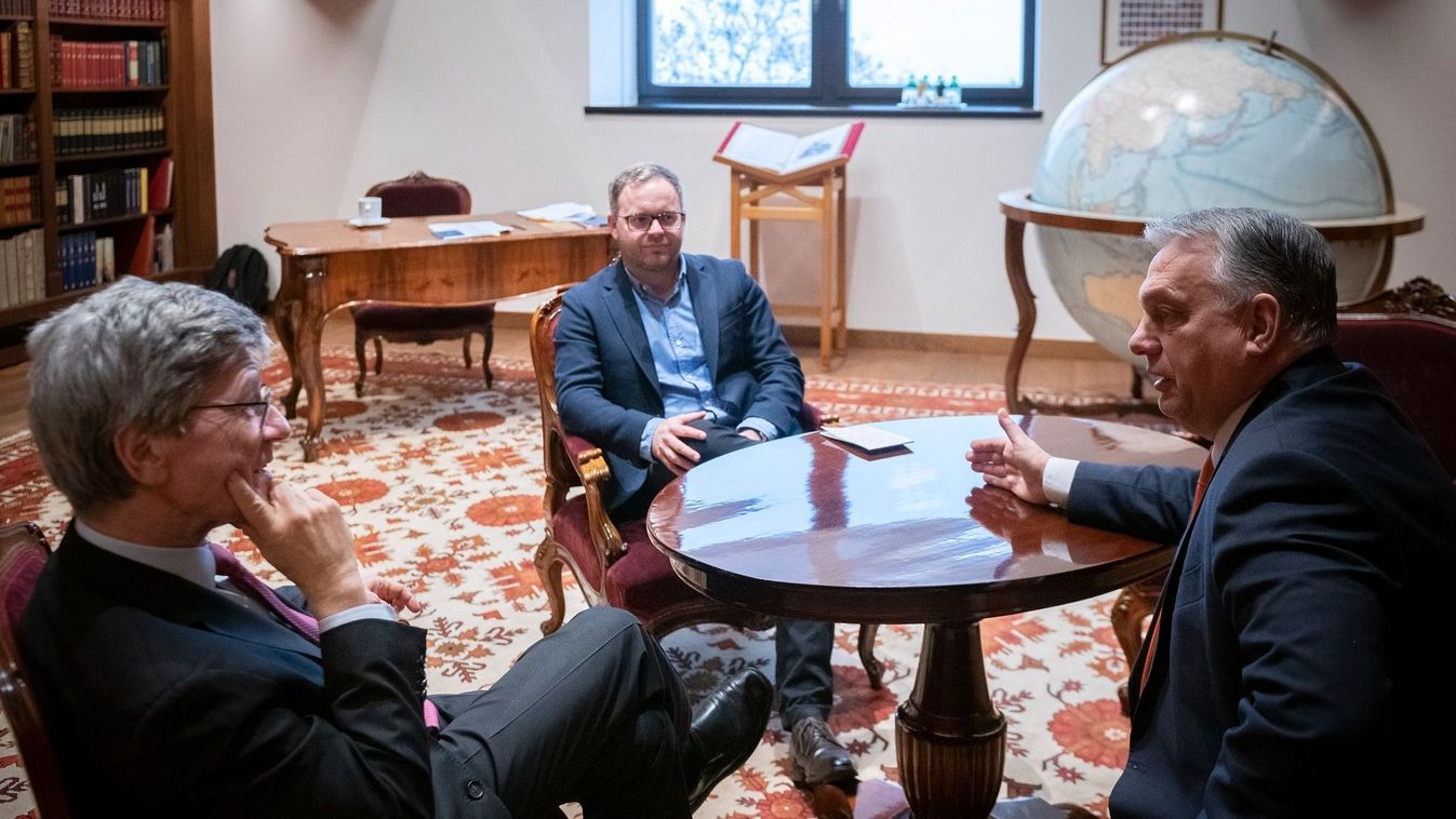 Orbán Viktor Jeffrey Sachs sztárközgazdásszal tárgyalt