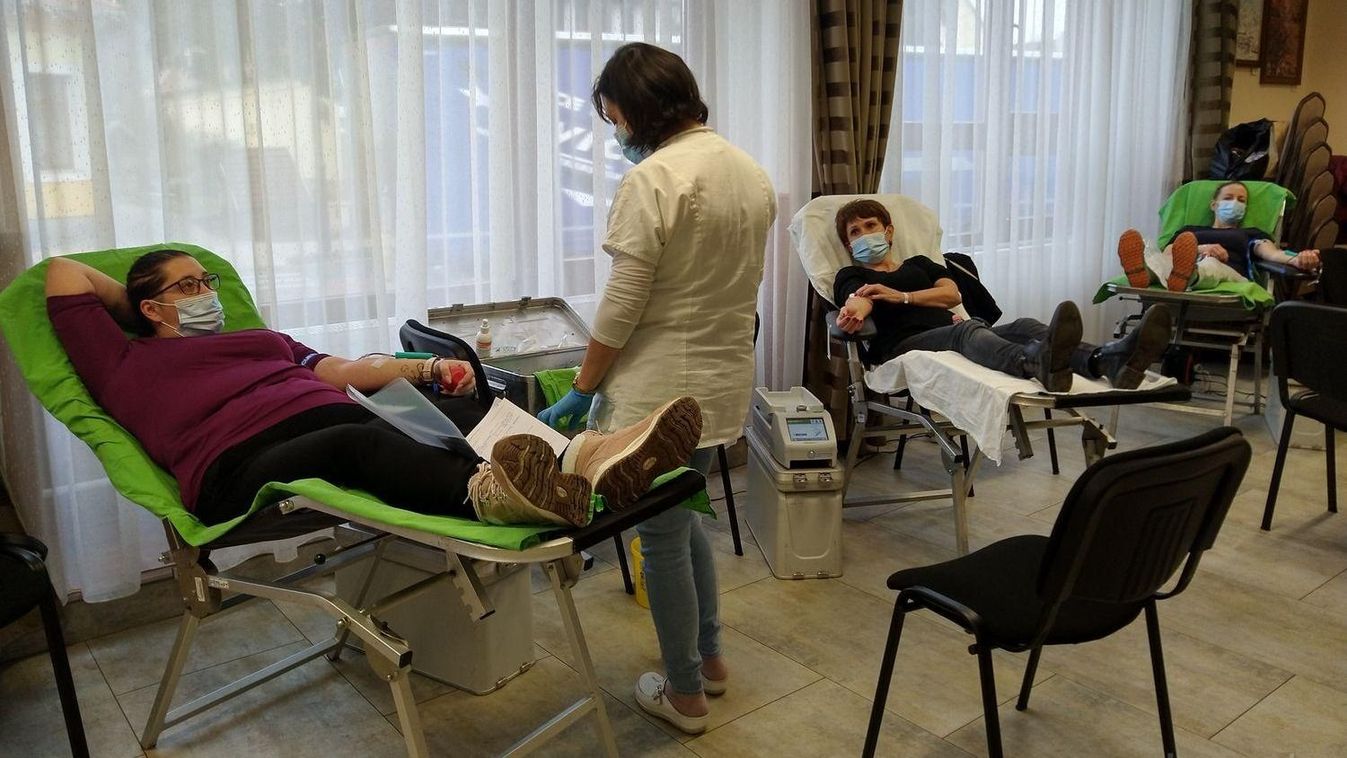 Félszáznál is többen nyújtották a karjukat Környén