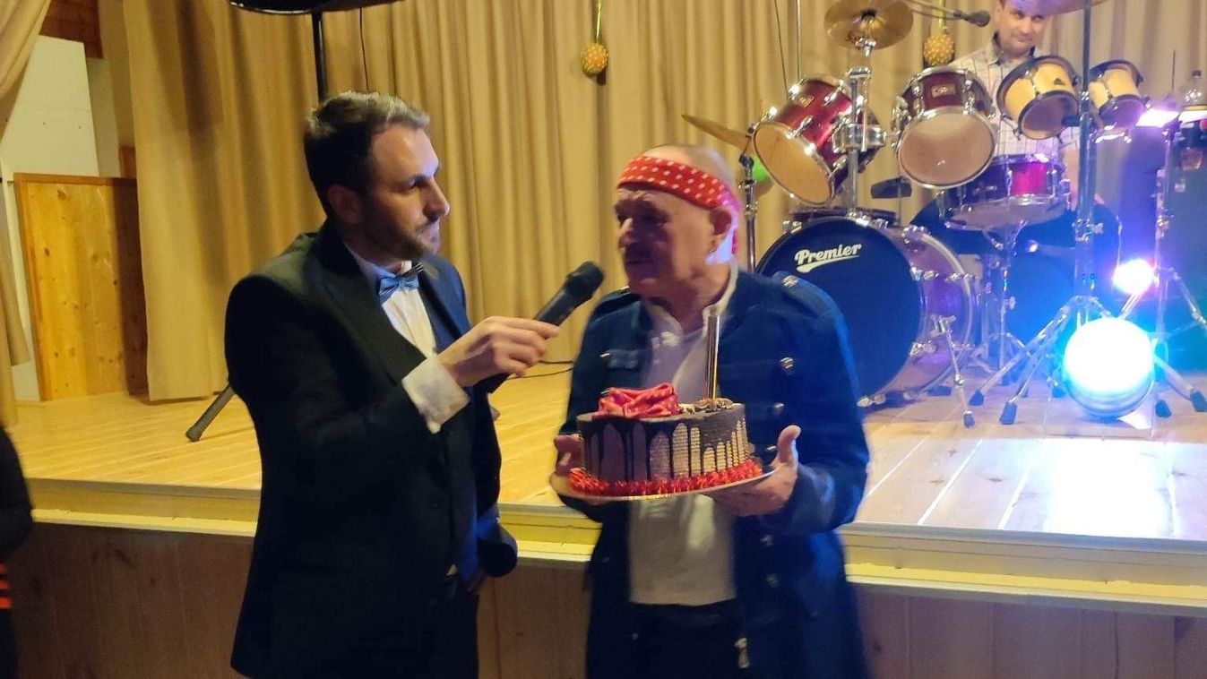 A születésnapos Nagy Feró volt a szákszendi jótékonysági bál sztárvendége