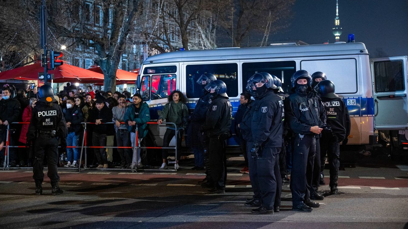 Mentőkre, tűzoltókra lőttek szilveszter éjjel Németországban