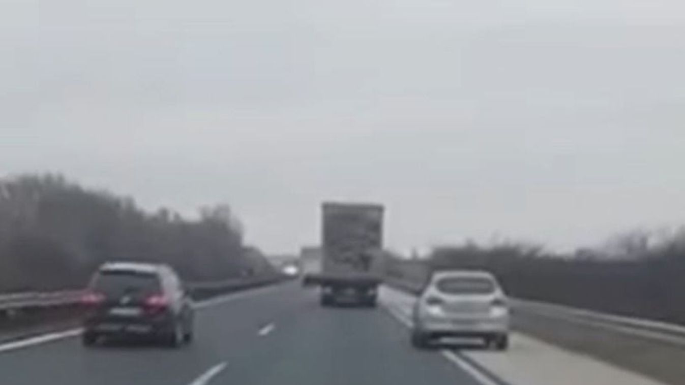 Videón az M1-es piás réme: ezt a részeg sofőrt azonnal lekapcsolták a zsaruk