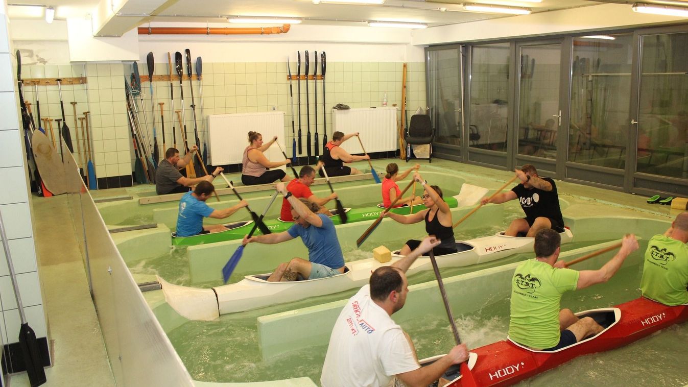„Állatok vagytok, hogy 24 órát eveztek” - a hős fiú megsegítéséért fogtak össze a tatai evezősök