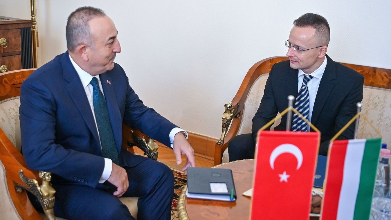 Szijjártó Péter: eddig egyedül Törökország tudott sikeresen közvetíteni a harcban állók között (videó)