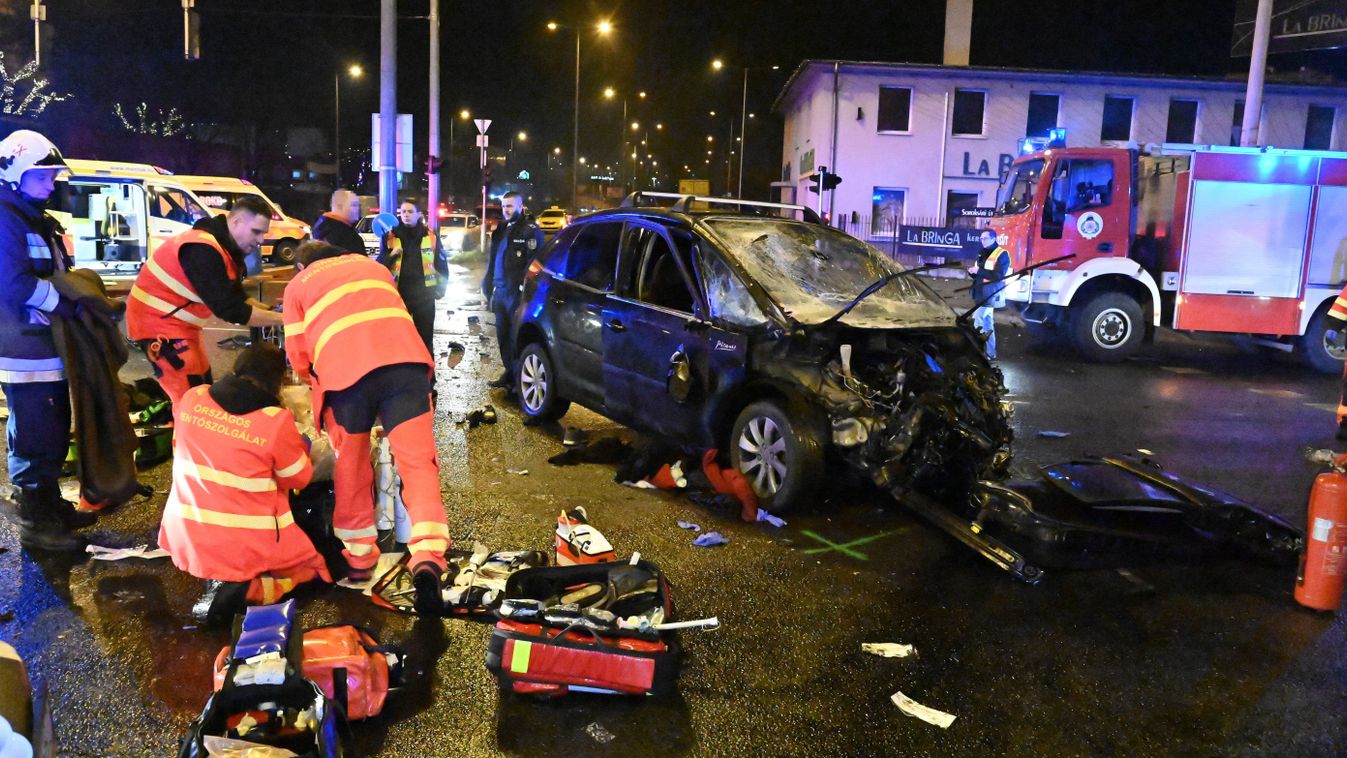 Nyerges vontató ütközött egy autóval: megrázó képek érkeztek a halálos balesetről