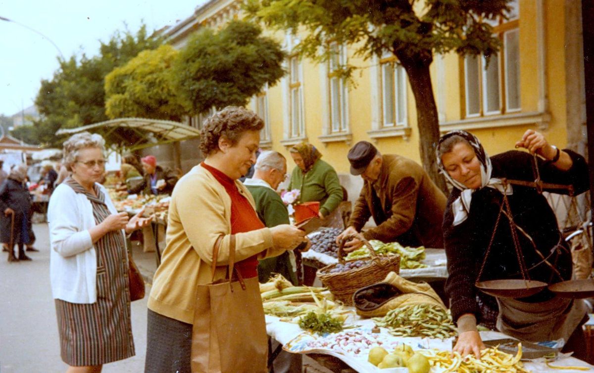 Esztergom, piac a ~80-as években