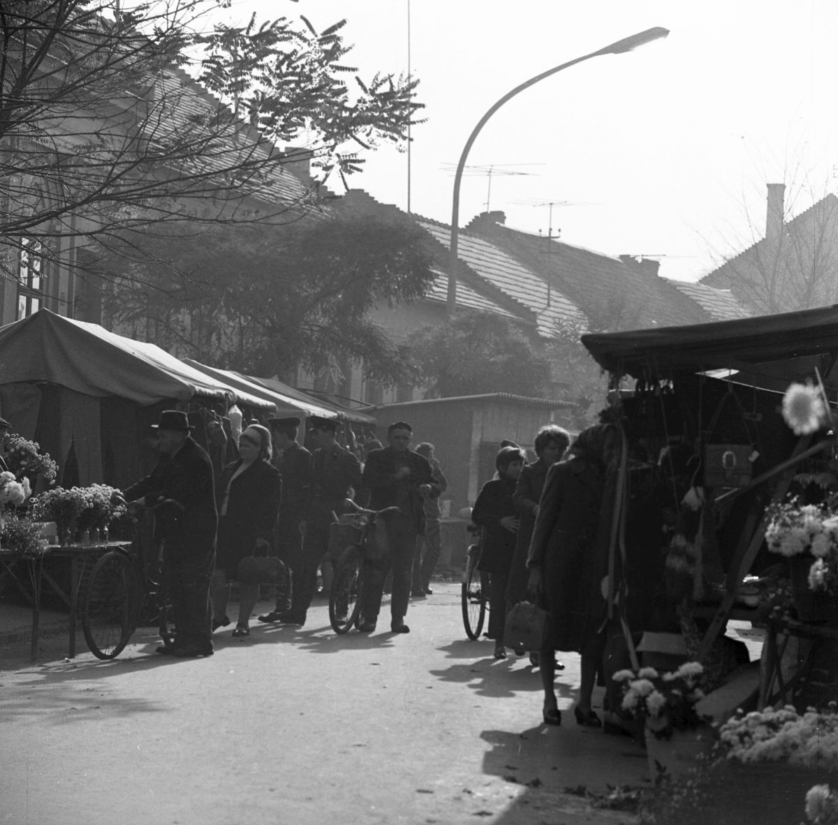 Esztergom, piac a Simor jános utcán 1972-ben