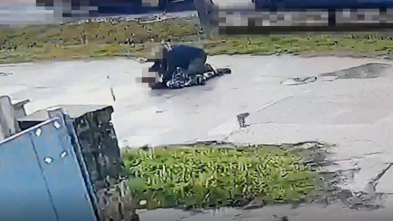 Videón az esztergomi sofőrök: baleset után estek egymásnak az utcán