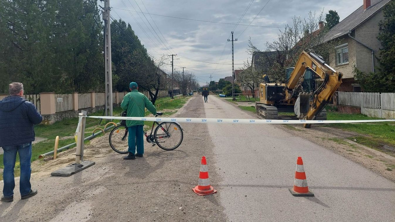 Gyorshír: II. világháborús bombát találtak Szőnyben, várják a tűzszerészeket