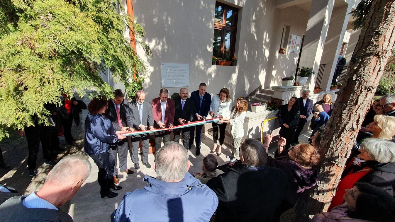 Esztergom őrzi a néhai szakfőorvos emlékét