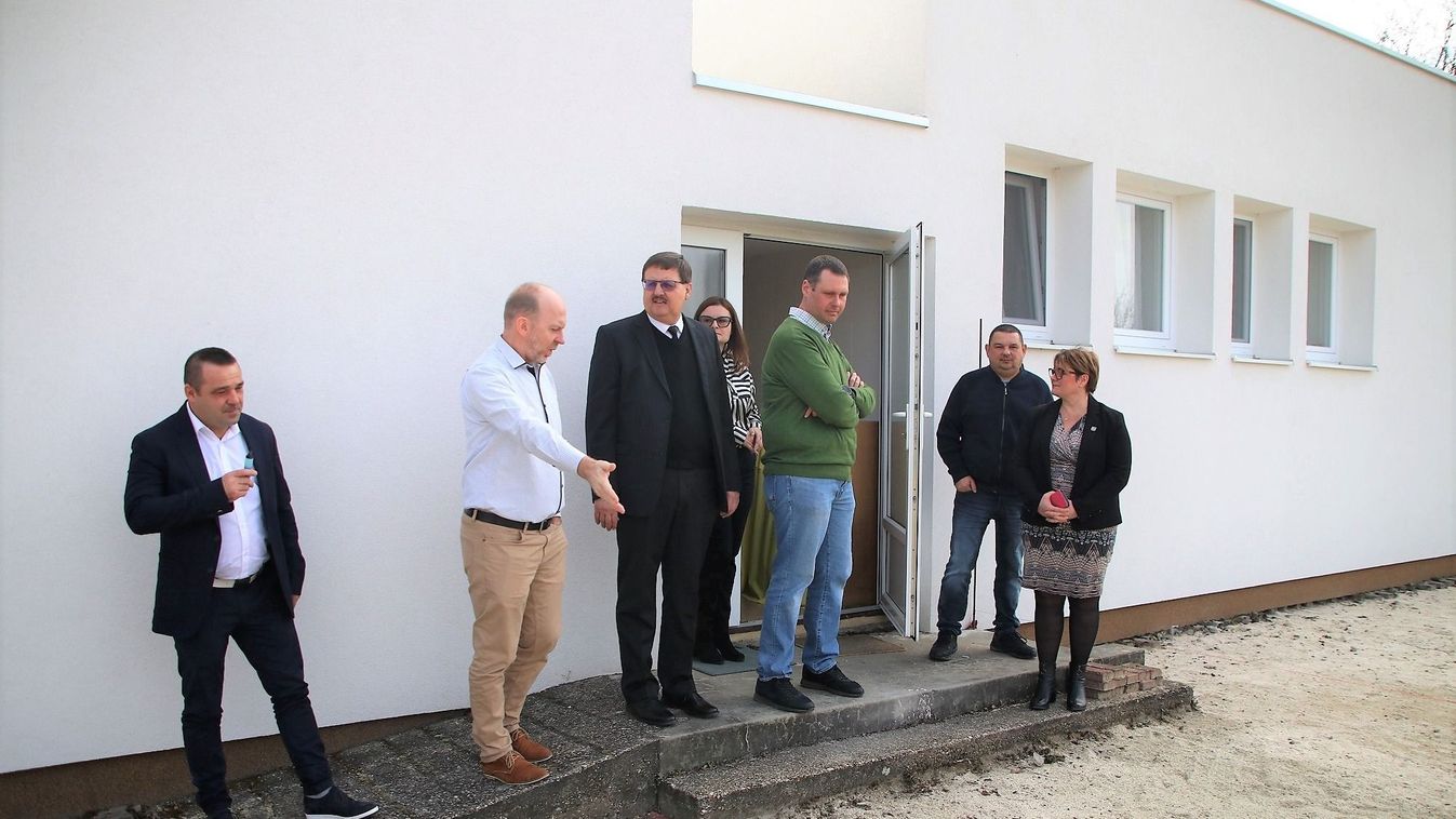 Újabb bölcsődefejlesztés Komárom-Esztergomban: bővítik a piliscsévi intézményt