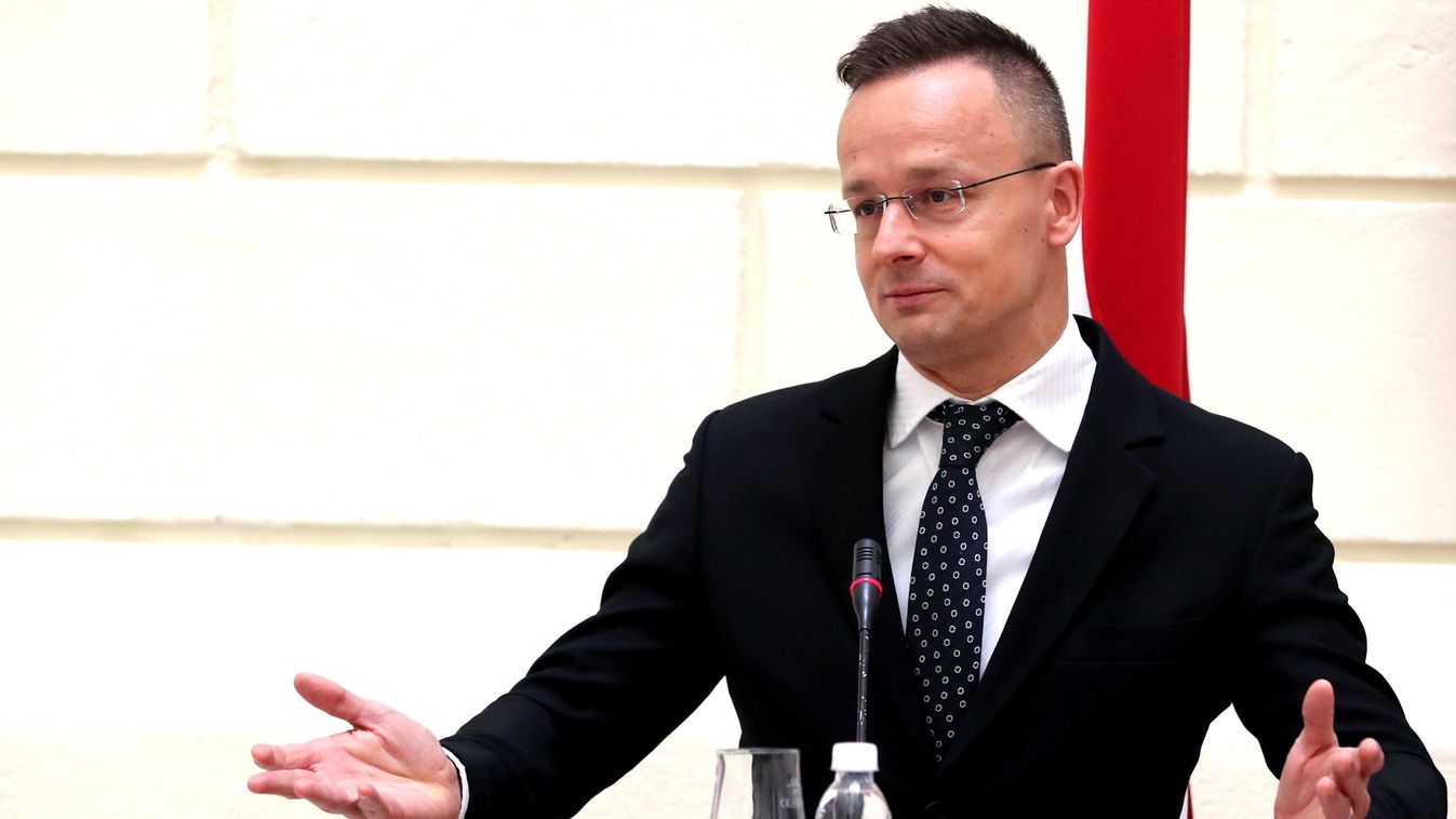 Szijjártó: álljon már meg a menet! (videó)