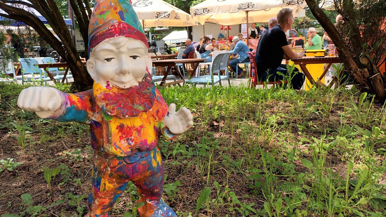 Óriásokkal, törpékkel a skanzenbe költözött a Dadabánya (Fotók)