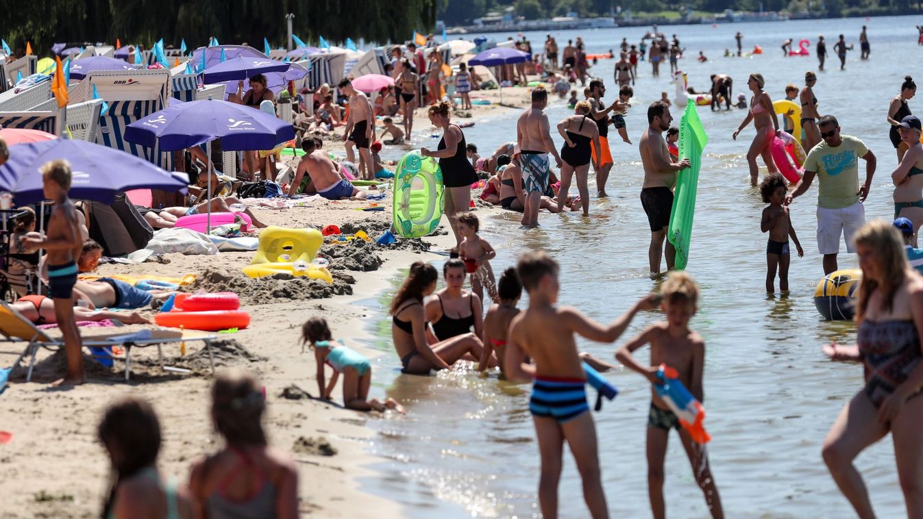Szexuális zaklatások és tömegverekedések – rettegnek a német strandolók a vandál migránsok miatt