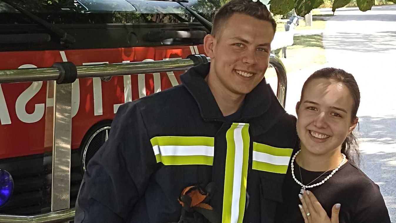 16 tonnával és 4000 liter vízzel kérte meg szerelme kezét az esztergomi tűzoltó +fotók