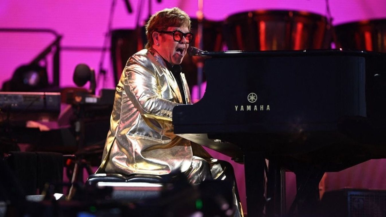 53 év után, utoljára lépett színpadra Elton John