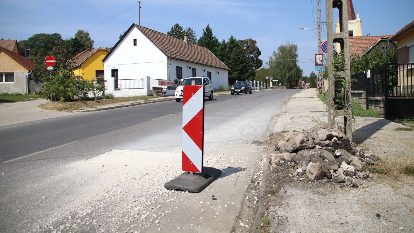 Bővítik Dömösön a 11-es főút alatti ivóvízvezeték kapacitását